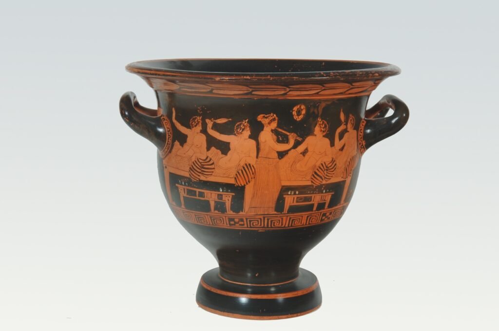 Nº 11. La flautista. Cratera. Pintor de Nikias. Ática, 410- 400 a.C.