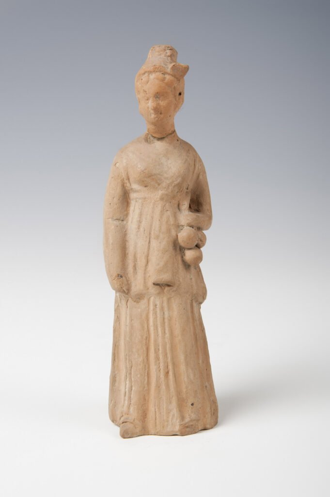 Nº 3 Oferente con adormideras. Terracota. Grecia continental, 400-300 a.C.